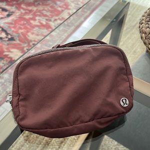 Lululemon Everywhere Belt Bag in Desert Rose/Pink Clay colour
